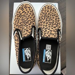 Women’s size 9 Vans suede leopard print slip ons. Like new.